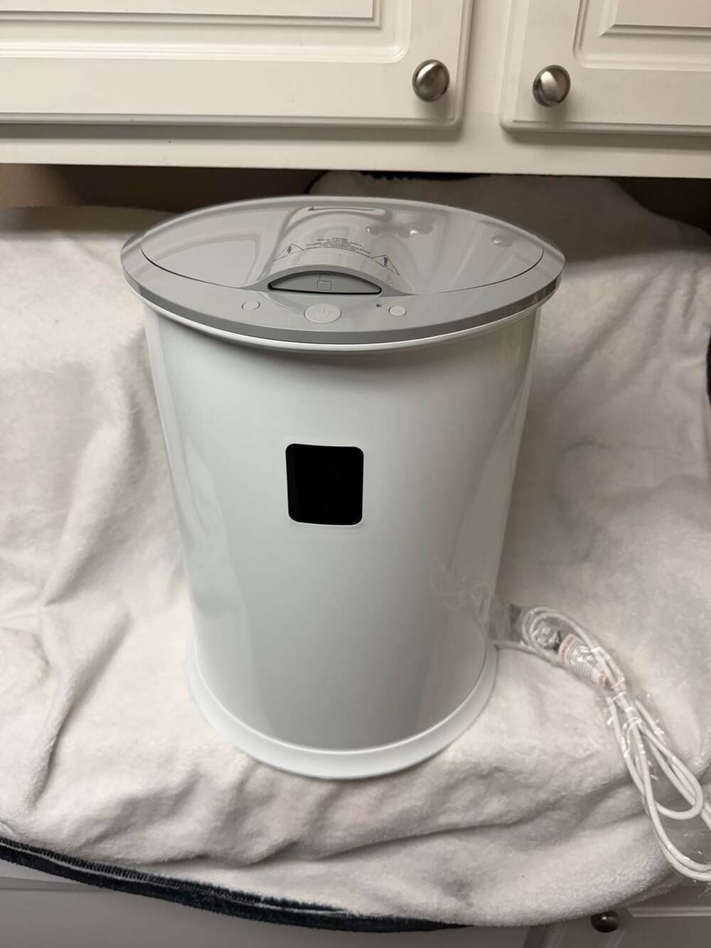 Luxury Bucket Towel Warmer with LED Display White